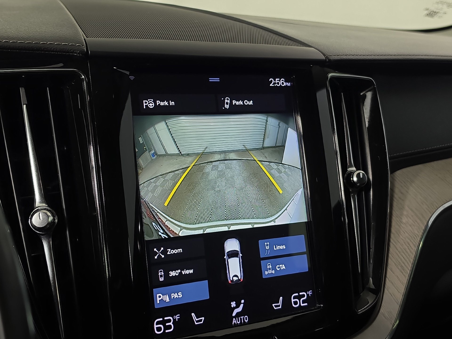 Used 2018 Volvo XC60 T6 Inscription w/ Convenience Package AWD/4WD image 15