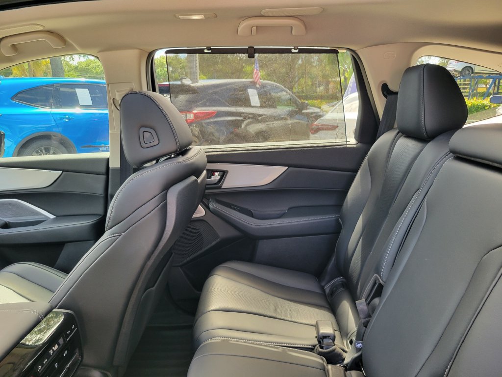 Certified 2025 Acura MDX w/ Technology Package FWD image 12