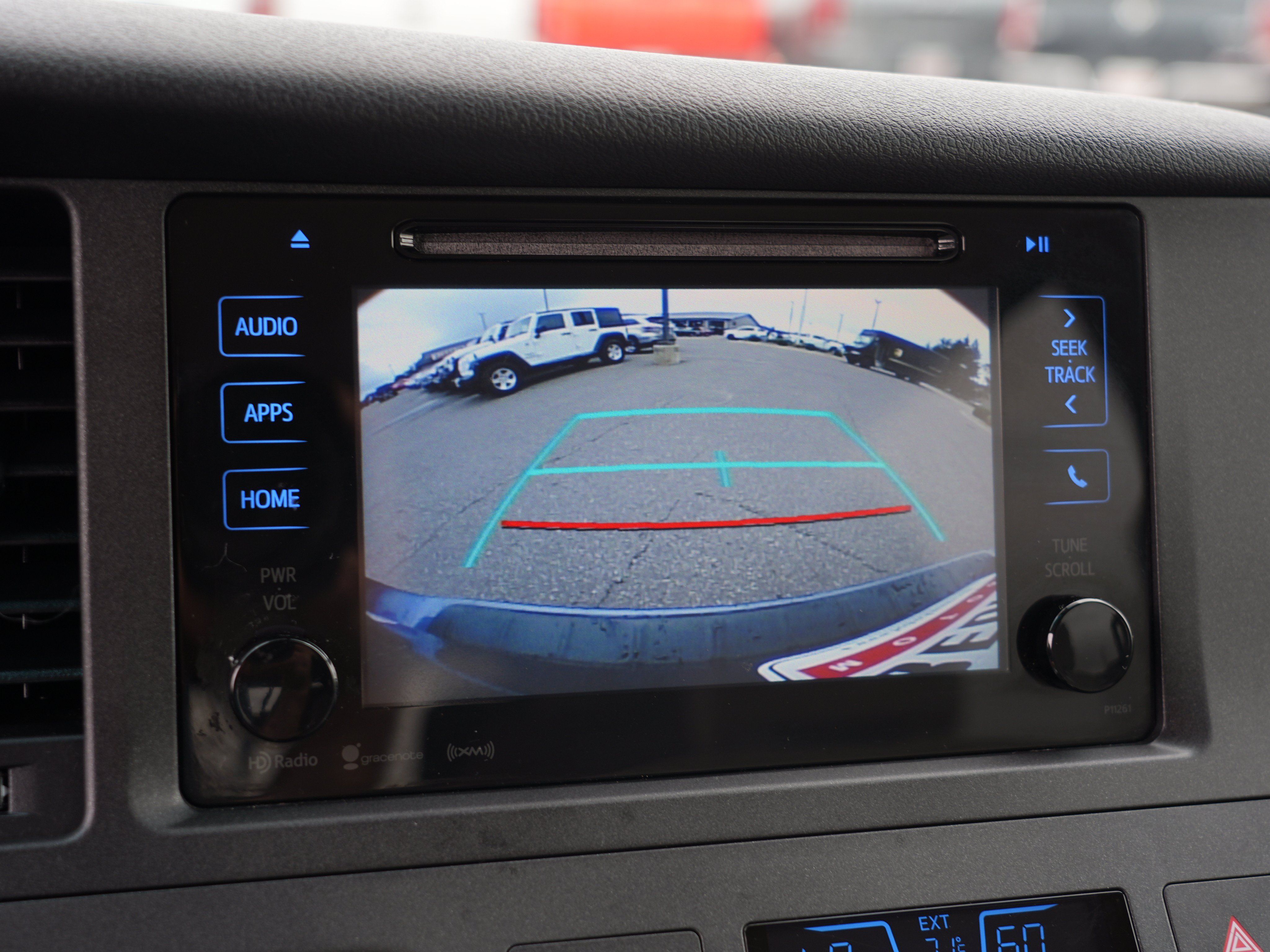 Used 2017 Toyota Sienna LE AWD/4WD image 27