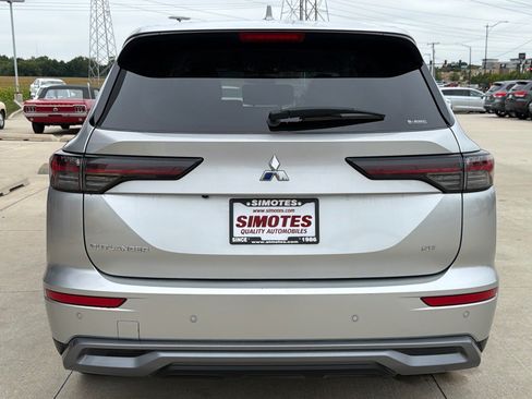 Used 2025 Mitsubishi Outlander SE AWD/4WD image 7