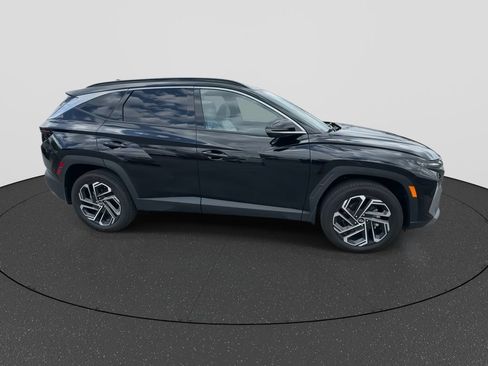 Certified 2026 Hyundai Tucson Limited AWD/4WD image 9