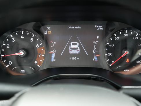 Used 2024 Jeep Compass Latitude w/ Convenience Group AWD/4WD image 21