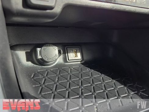 Used 2024 Toyota RAV4 LE AWD/4WD image 9