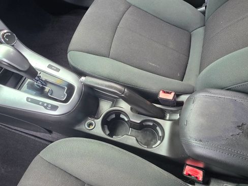 Used 2011 Chevrolet Cruze LT FWD image 19