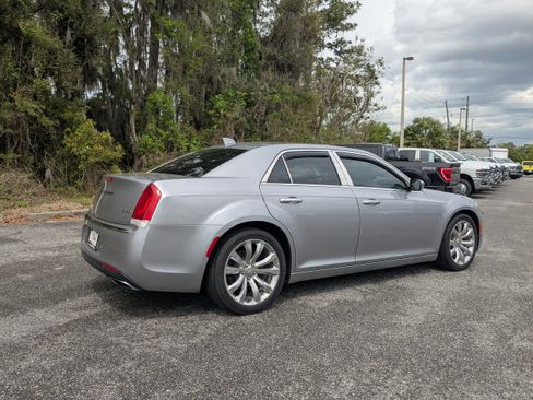 Certified 2018 Chrysler 300 Limited w/ Safetytec Plus Group image 3