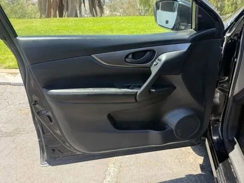 Used 2019 Nissan Rogue Sport S FWD image 8