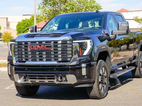 New 2026 GMC Sierra 2500 Denali w/ Denali Reserve Package AWD/4WD image 2