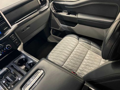 Used 2022 Ford F150 Limited image 11