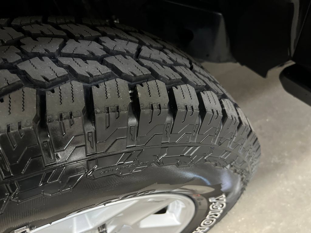 Used 2018 Jeep Wrangler Unlimited Sport w/ Connectivity Group AWD/4WD image 31