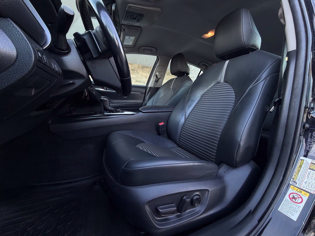 Used 2019 Toyota Camry SE FWD image 6