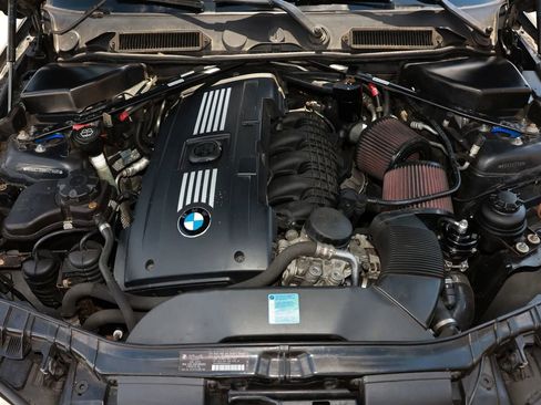 Used 2009 BMW 135i Coupe w/ Sport Pkg RWD image 45