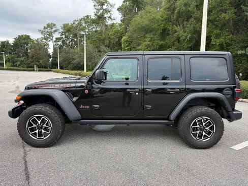 Used 2024 Jeep Wrangler Unlimited Rubicon AWD/4WD image 2
