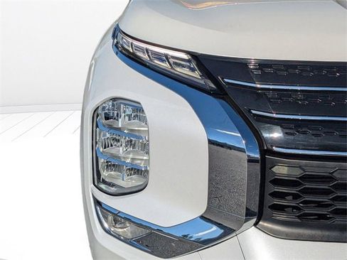 Used 2022 Mitsubishi Outlander SEL image 8
