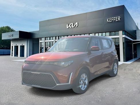 Used 2024 Kia Soul LX w/ Option Group 015 FWD image 4