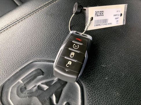 Used 2024 RAM 1500 Laramie image 12