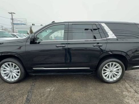 Used 2022 Cadillac Escalade Luxury AWD/4WD image 5