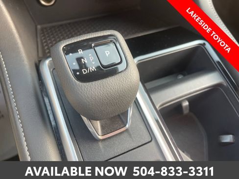 Used 2025 Nissan Pathfinder SV FWD image 32