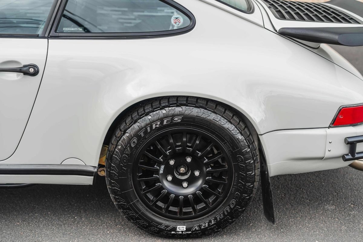 Used 1989 Porsche 911 Carrera RWD image 9