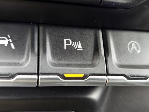 Used 2019 Chevrolet Silverado 1500 High Country AWD/4WD image 24