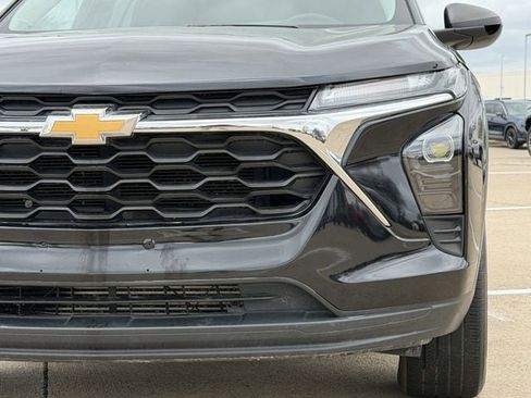 Used 2024 Chevrolet Trax LS image 8