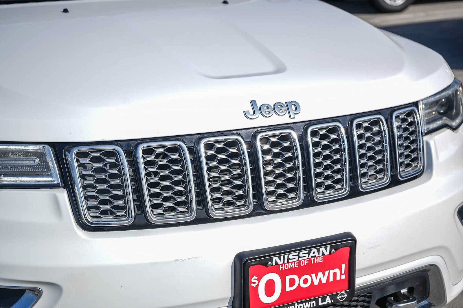 Used 2019 Jeep Grand Cherokee Overland AWD/4WD image 5