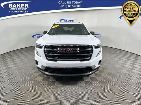 Used 2025 GMC Acadia Elevation image 3