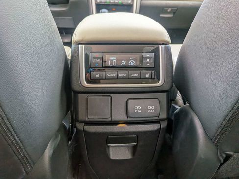 Used 2022 Subaru Ascent Limited w/ Technology Package AWD/4WD image 16