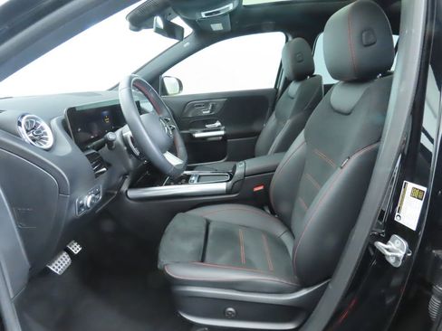 Certified 2025 Mercedes-Benz GLA 250 image 19