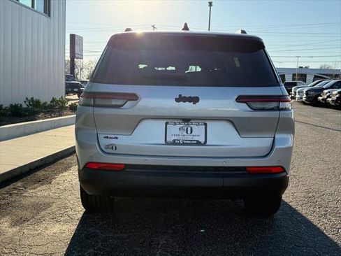 Certified 2025 Jeep Grand Cherokee L Altitude image 4