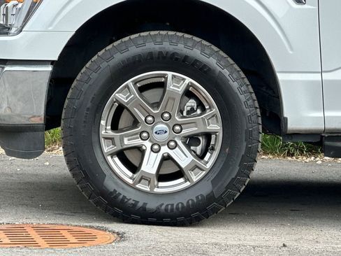 Used 2023 Ford F150 Lariat w/ Trailer Tow Package image 26