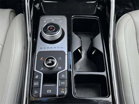 Used 2023 Kia Sorento SX Prestige image 15