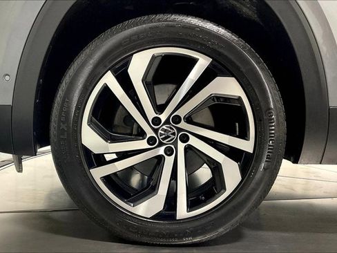 Used 2021 Volkswagen Atlas SEL Premium image 9