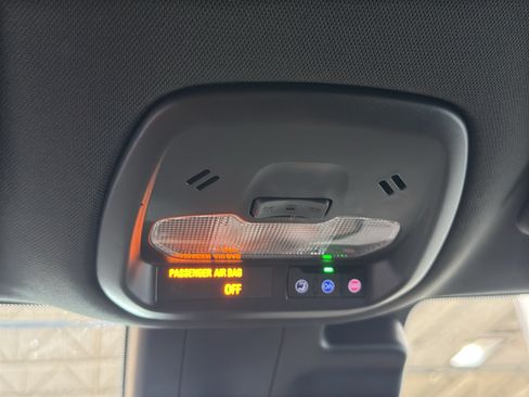 Used 2024 Chevrolet Trax RS w/ Driver Confidence Package FWD image 33