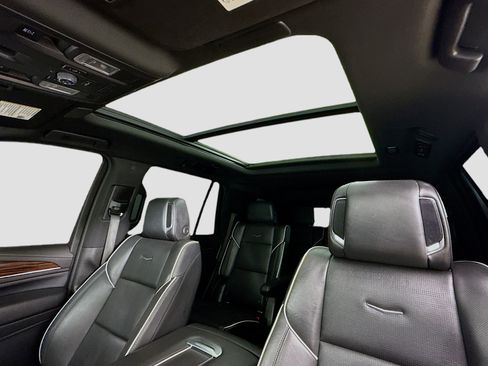 Used 2022 Cadillac Escalade Premium Luxury image 23