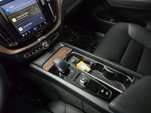 Used 2023 Volvo XC60 B5 Plus w/ Climate Package image 26