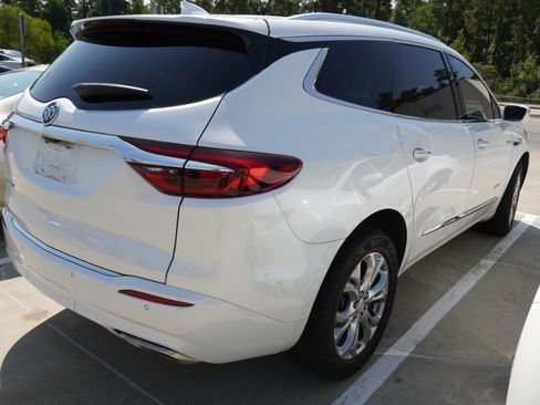 Used 2020 Buick Enclave Avenir w/ LPO, Floor Liner Package FWD image 5