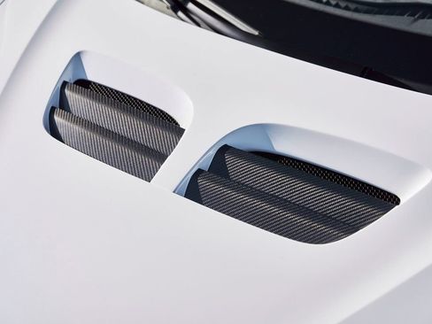 Used 2023 McLaren Artura RWD image 10