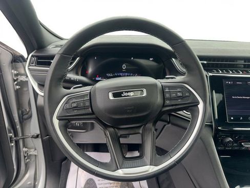 Used 2023 Jeep Grand Cherokee L Laredo AWD/4WD image 13