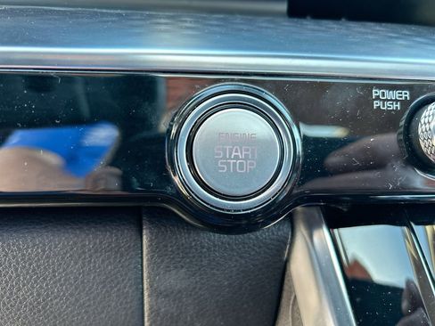 Used 2023 Kia Carnival SX Prestige FWD image 17