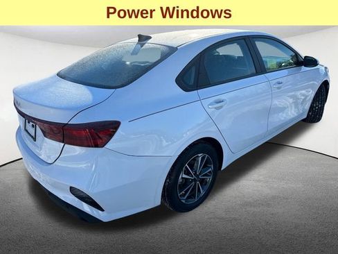 Used 2023 Kia Forte LXS image 10