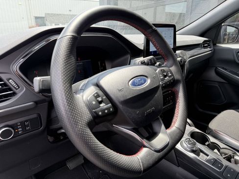 Used 2025 Ford Escape ST-Line FWD image 12