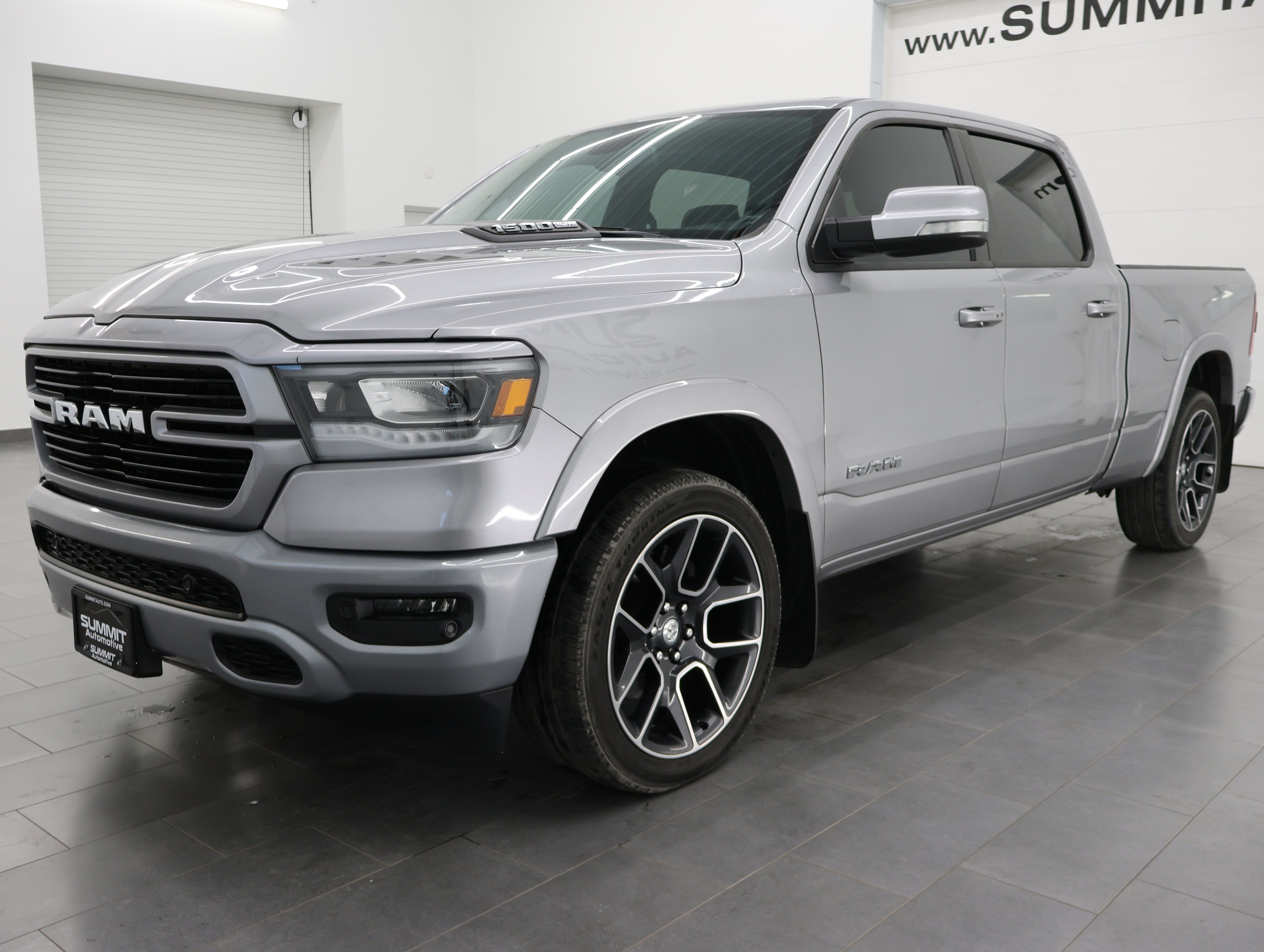 Used 2020 RAM 1500 Laramie AWD/4WD image 7