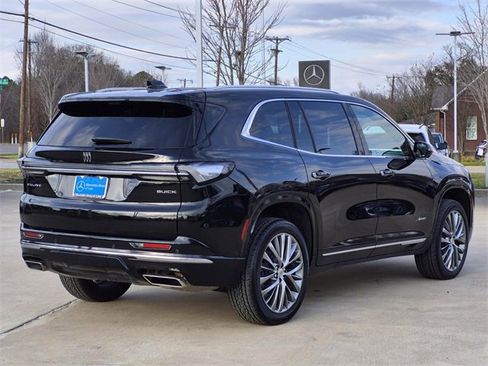 Used 2025 Buick Enclave Avenir w/ Super Cruise Package image 4