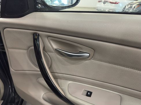 Used 2011 BMW 128i Convertible image 31