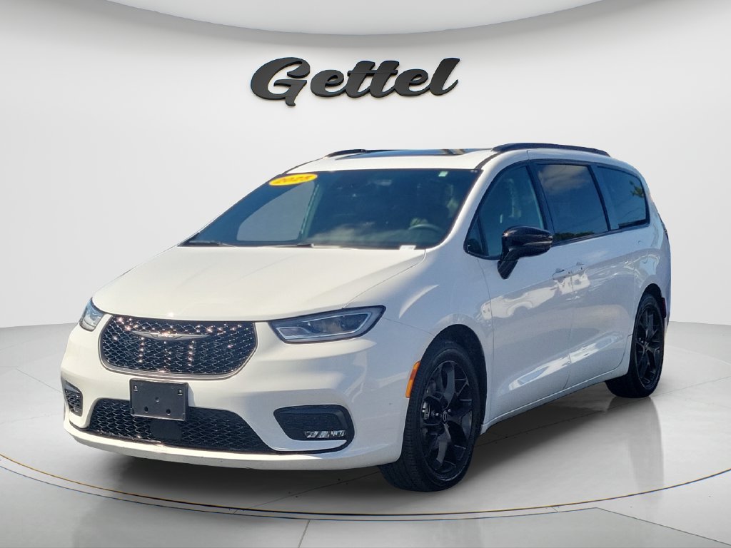 Used 2025 Chrysler Pacifica Limited FWD image 1