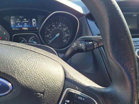 Used 2017 Ford Focus SE FWD image 27