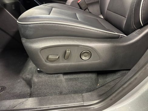 Used 2025 Buick Enclave Preferred image 24