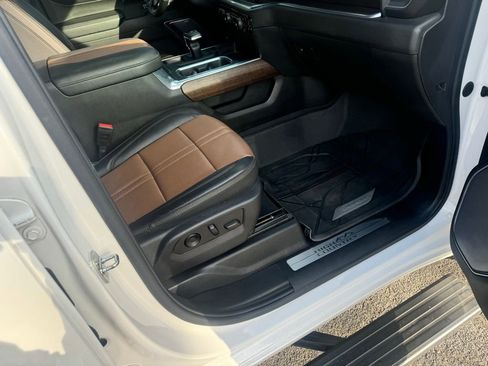 Used 2023 Chevrolet Silverado 1500 High Country w/ High Country Premium Package image 20