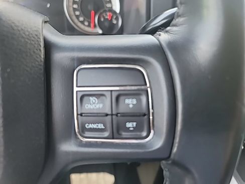 Used 2018 RAM 3500 SLT w/ Luxury Group RWD image 22
