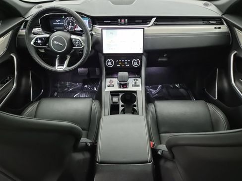 Used 2024 Jaguar F-PACE R-Dynamic S image 11